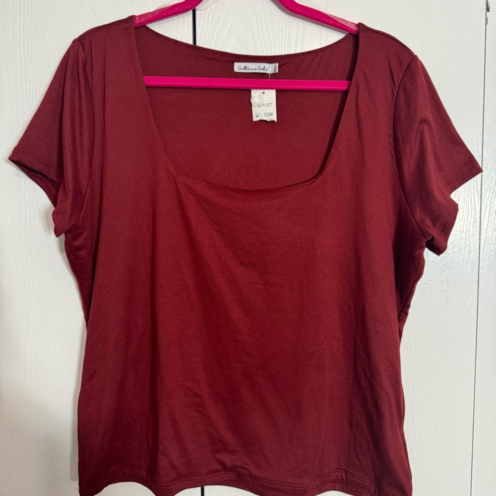 NWOT. Culture Code red scoop neck semi cropped tee. Size 2X.